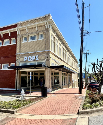 Canton, Georgia's Historic District is a great place to hang out!